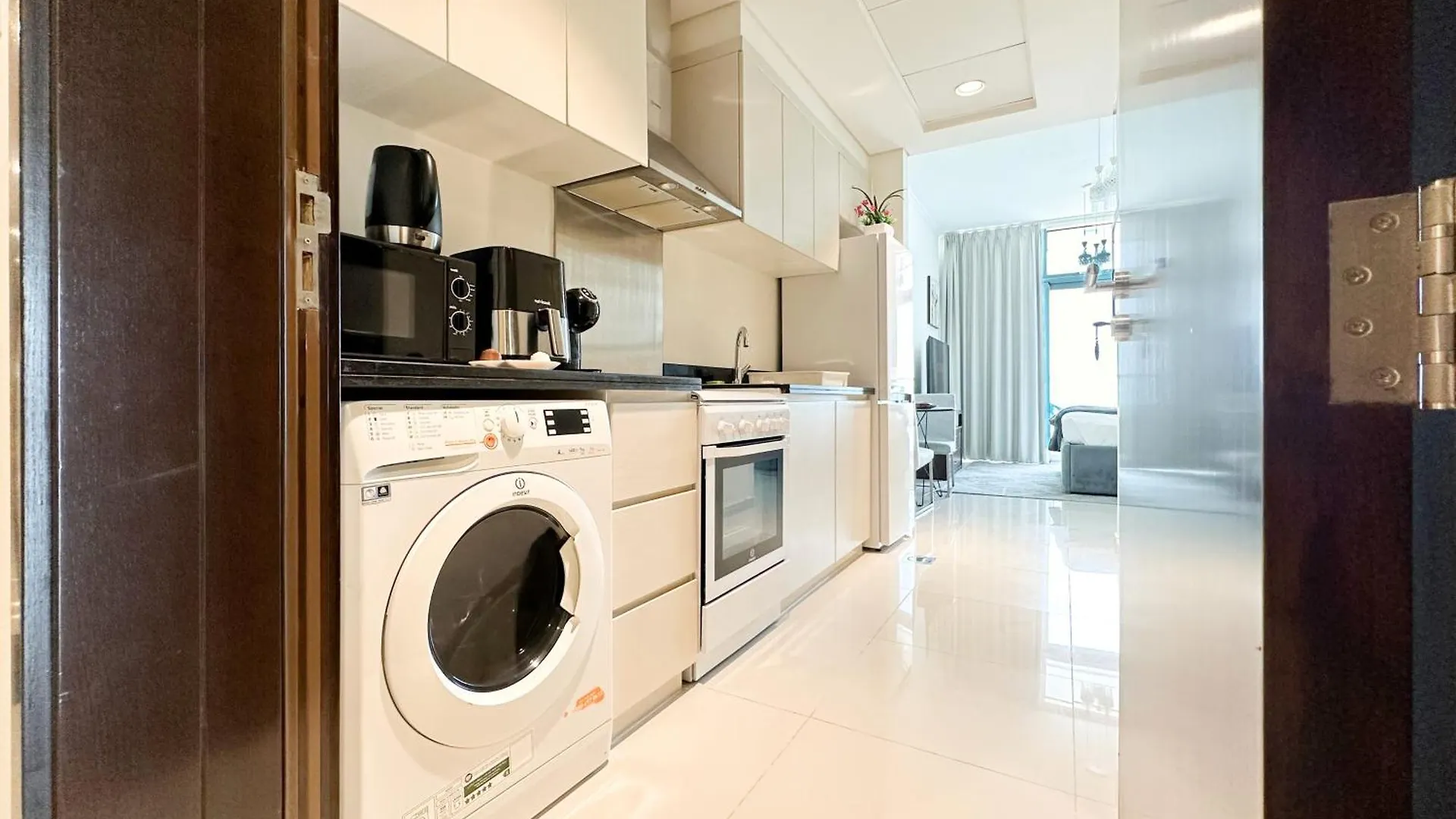 Trophy - Urban Escape Suite Dubai 0*,